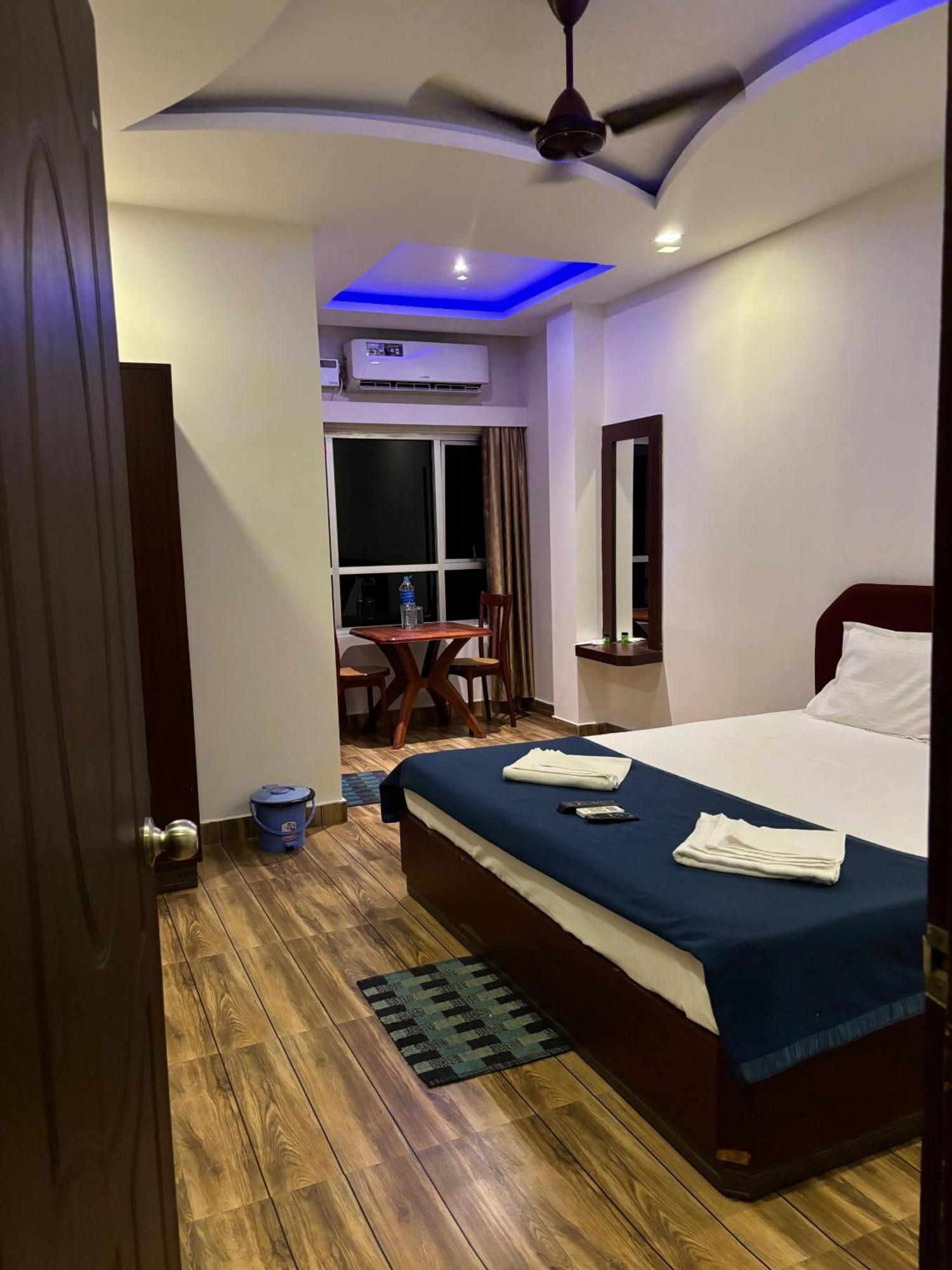 The Tamarind Tree Hotel & Restaurant Shadipur Экстерьер фото